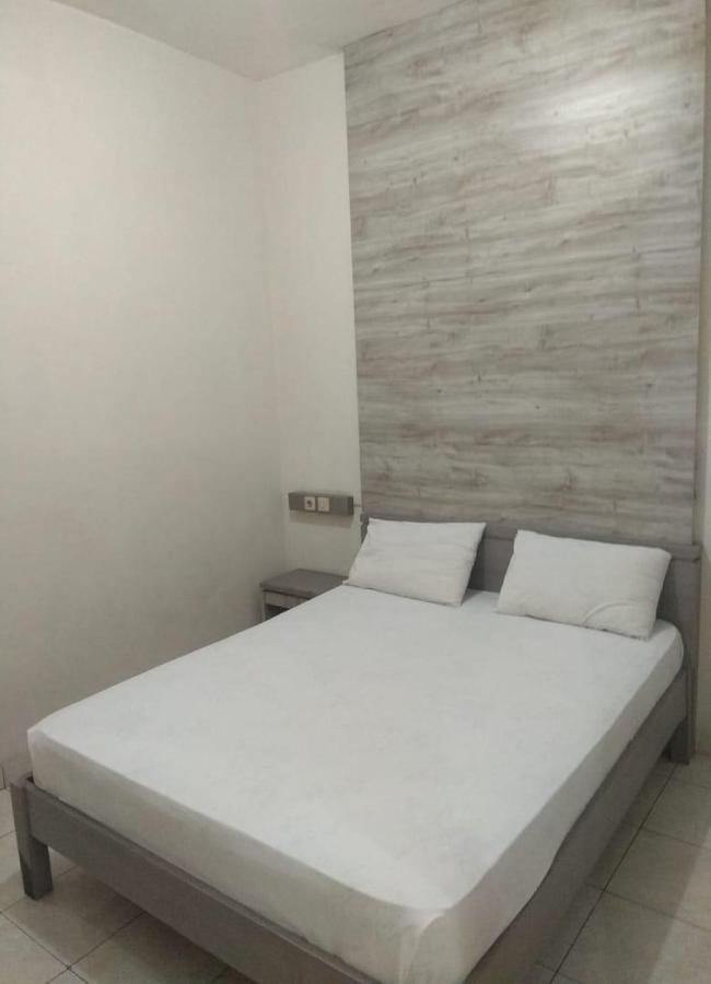 Hotel Maya Tegal  Buitenkant foto