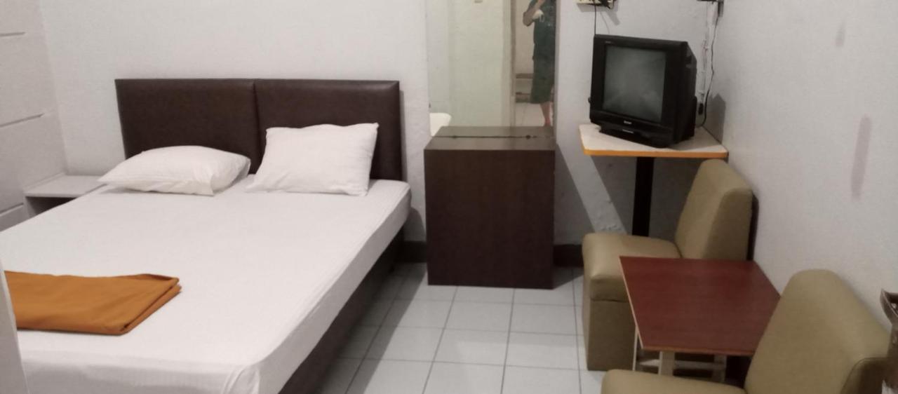 Hotel Maya Tegal  Buitenkant foto