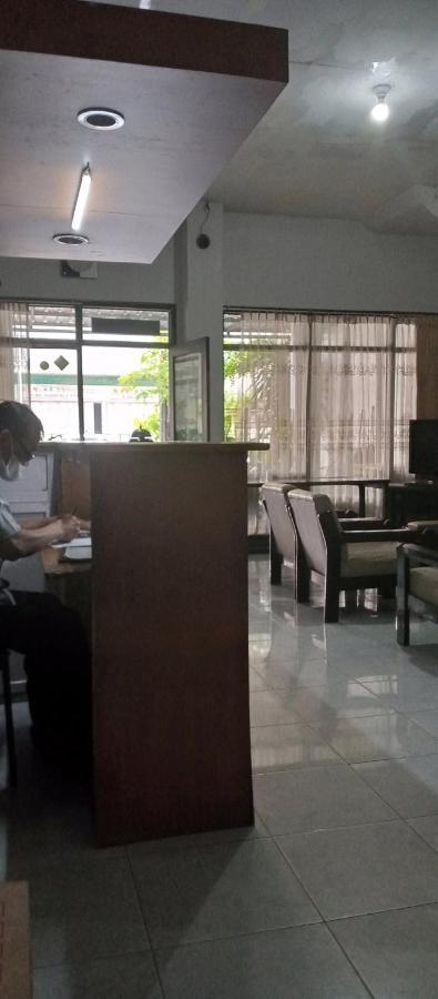 Hotel Maya Tegal  Buitenkant foto