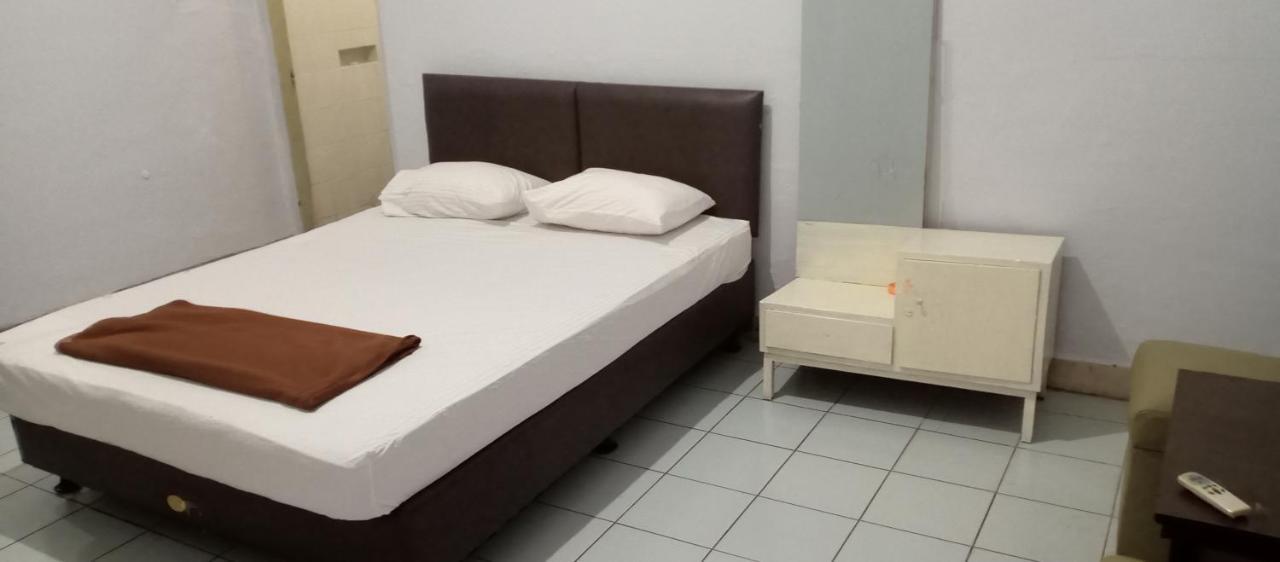 Hotel Maya Tegal  Buitenkant foto